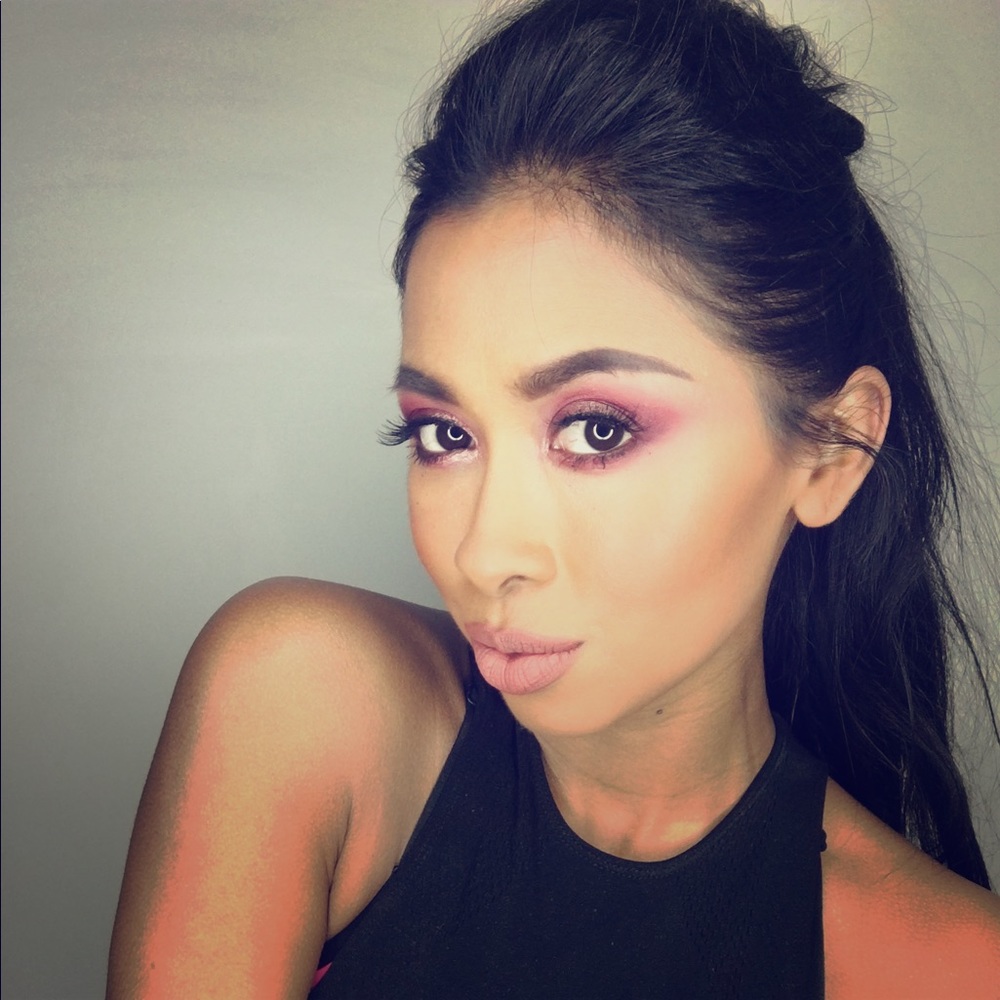 Meet your Posher, Alicia. I am girl from NYC.